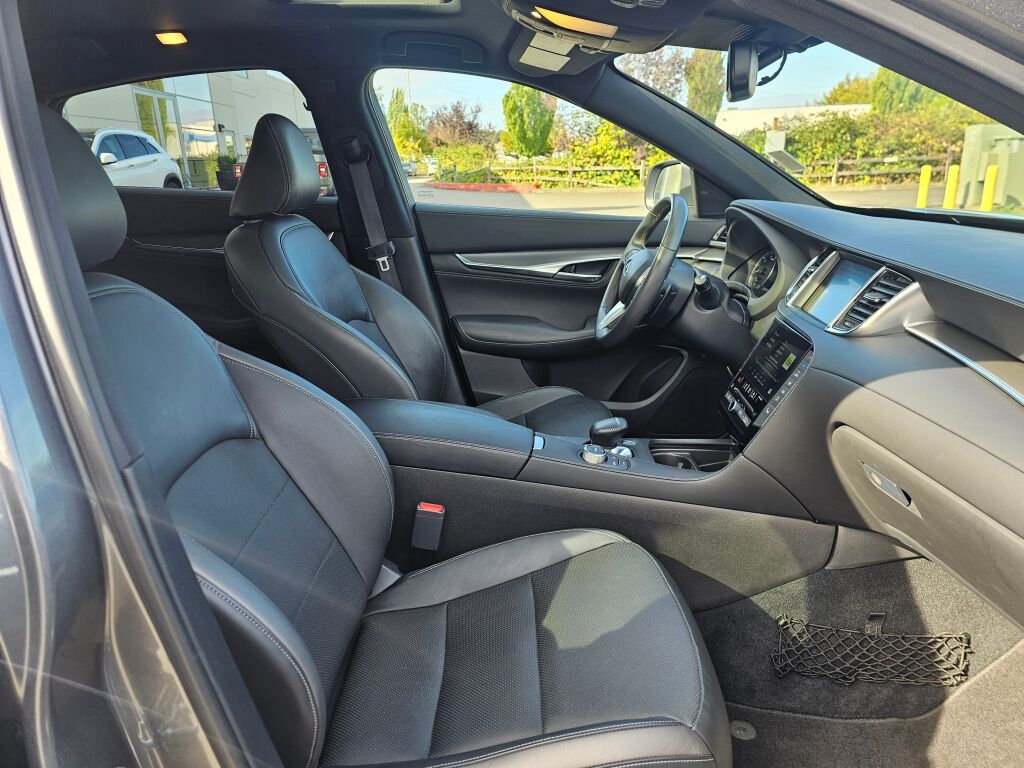 2023 Infiniti QX55 Luxe photo 12