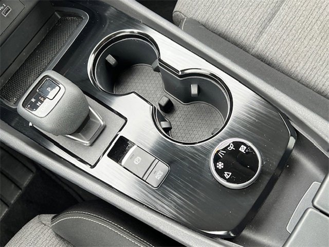 2022 Nissan Rogue SV photo 22
