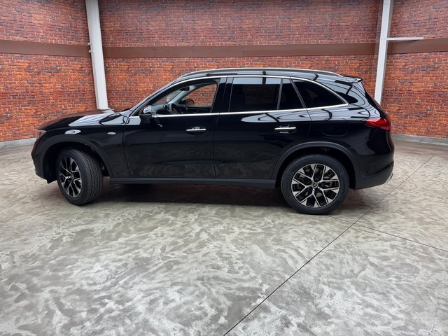 2025 Mercedes Benz GLC 350e 4MATIC photo 2