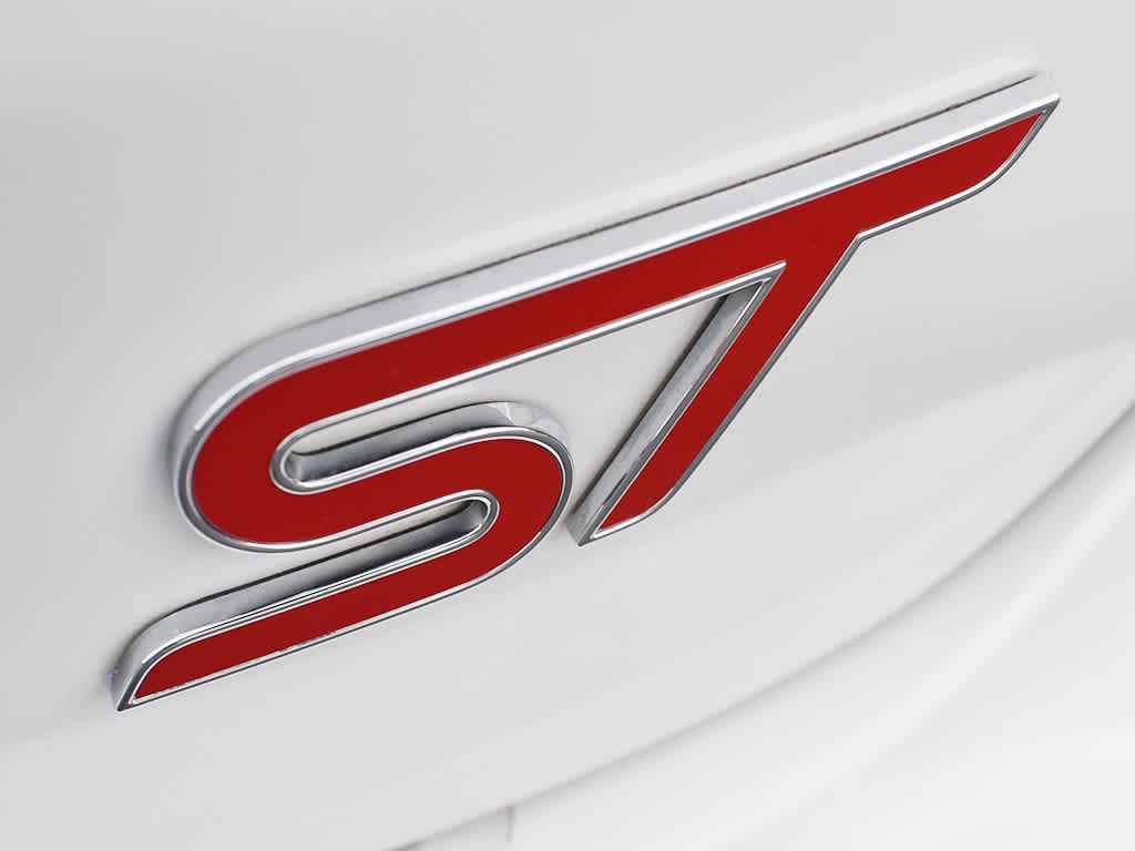 2022 Ford Edge ST photo 9
