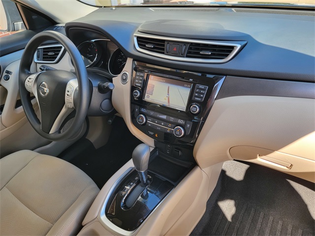 2016 Nissan Rogue SV photo 16