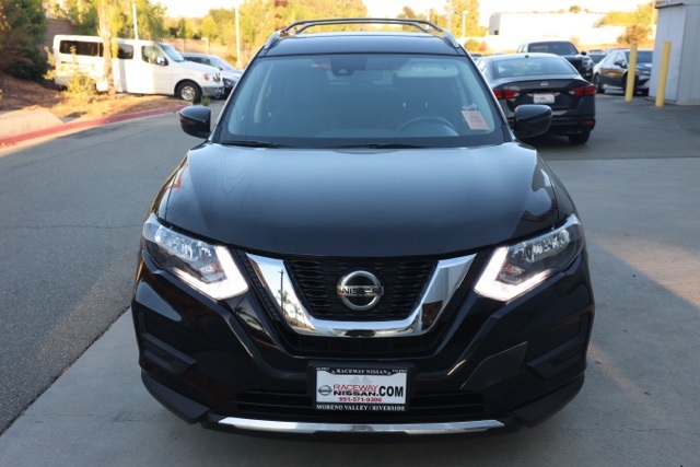 2019 Nissan Rogue SV photo 5