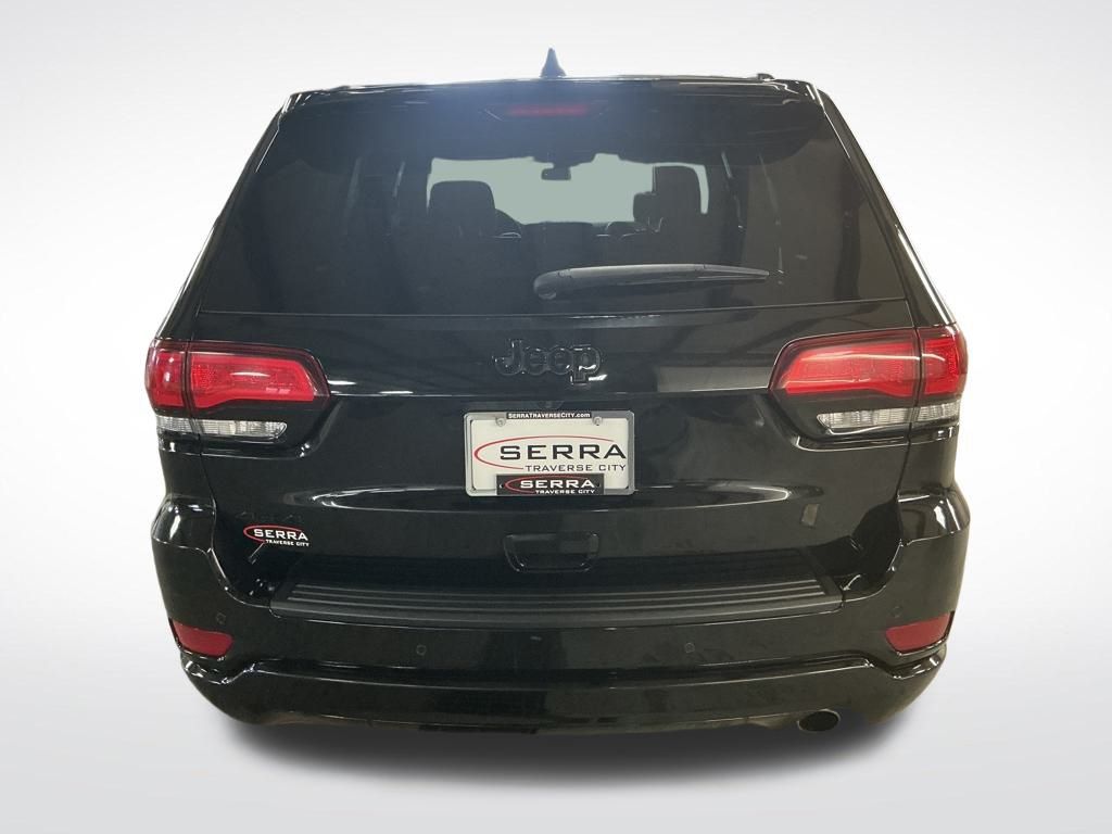 2021 Jeep Grand Cherokee Laredo X photo 2