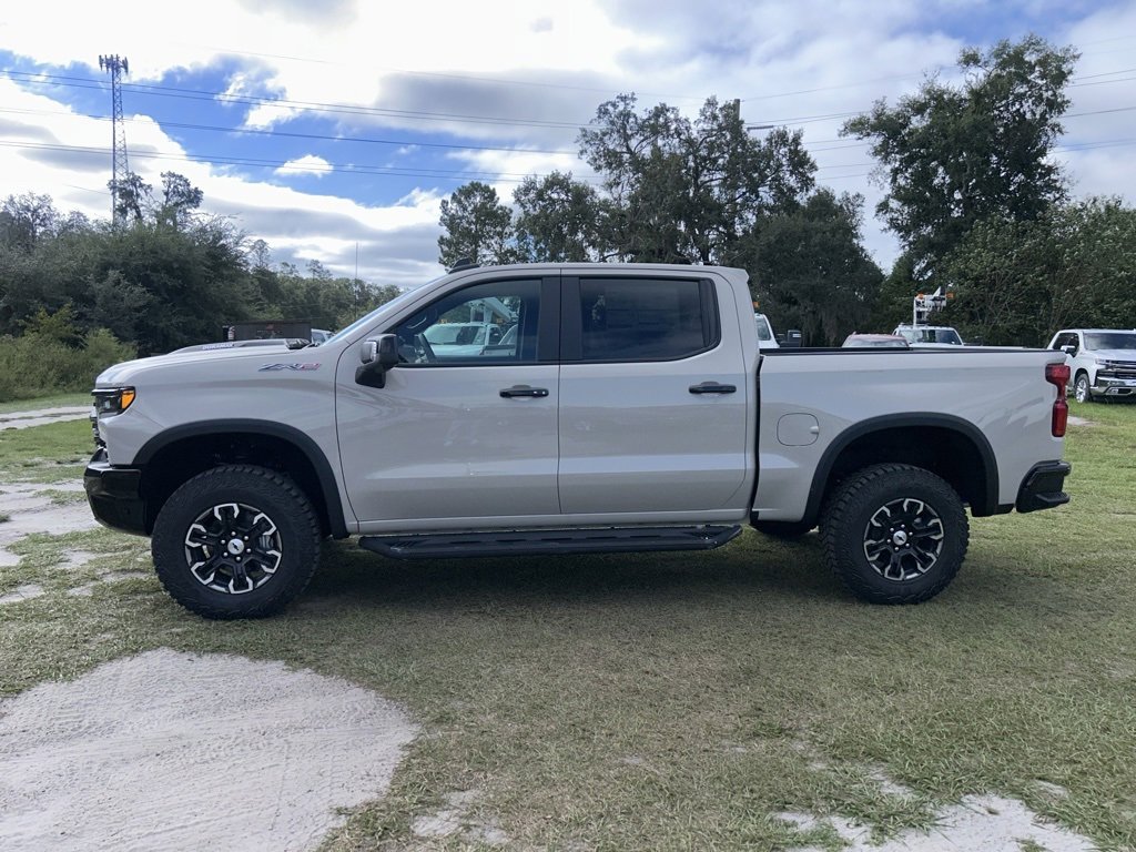 2026 Chevrolet Silverado 1500 ZR2 photo 2