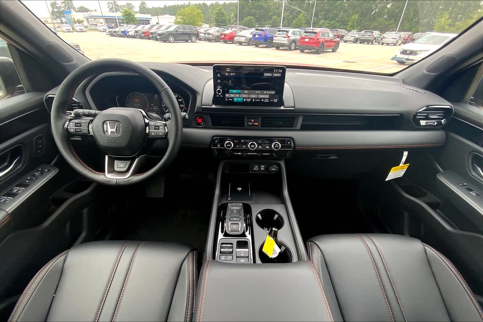 2025 Honda Pilot TrailSport photo 4