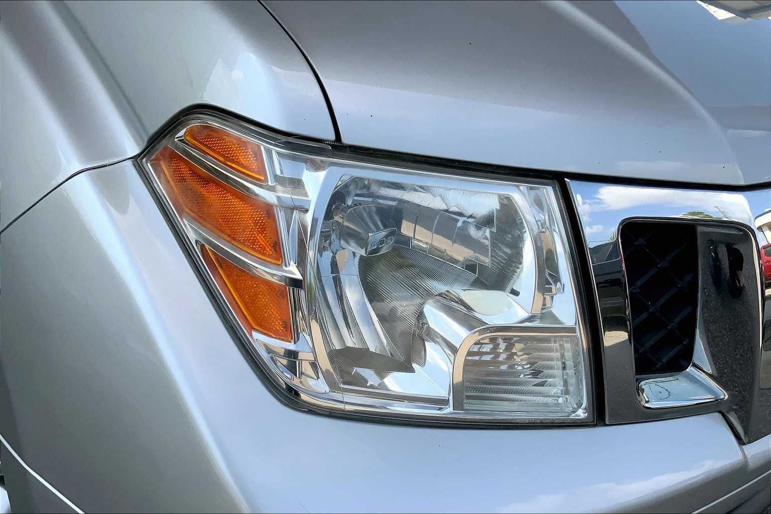 2017 Nissan Frontier SV photo 24