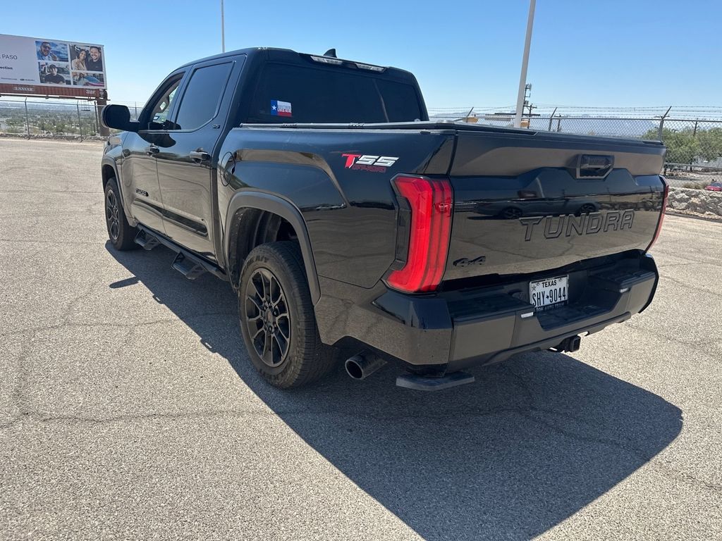 2023 Toyota Tundra SR5 CrewMax photo 18