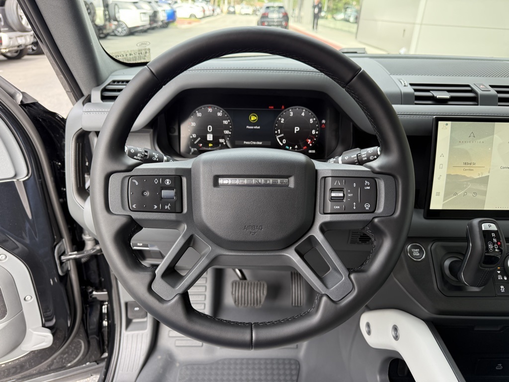 2025 Land Rover Defender 130 S photo 15