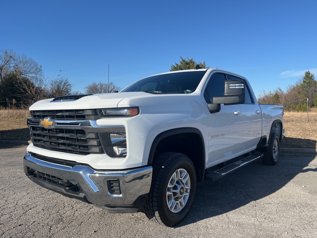 2024 Chevrolet Silverado 2500HD LT's photo