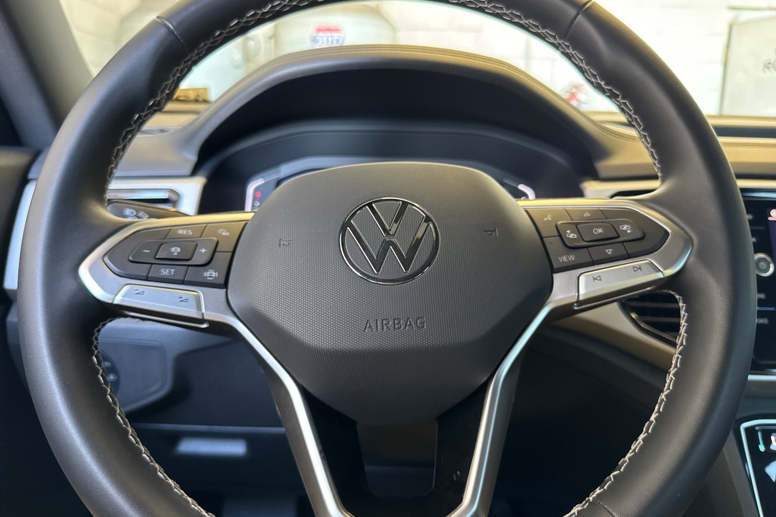 2023 Volkswagen Atlas Cross Sport V6 SE Technology photo 23