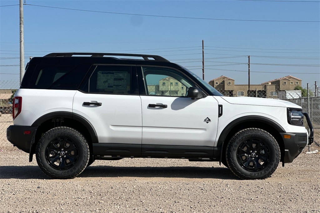 2025 Ford Bronco Sport Outer Banks photo 3