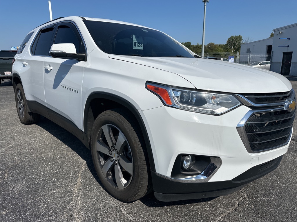 2021 Chevrolet Traverse Leather photo 3