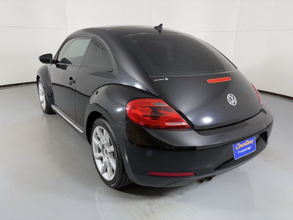 2013 Volkswagen Beetle 2.5L photo 2