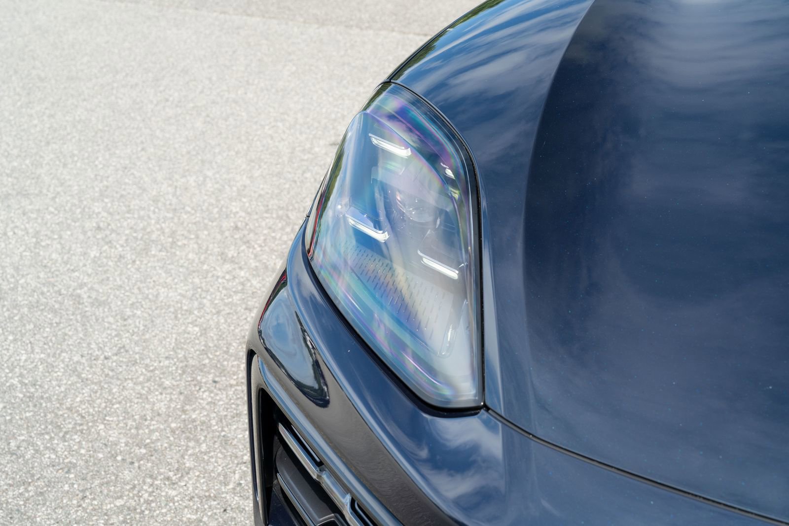 2025 Porsche Cayenne Base photo 19