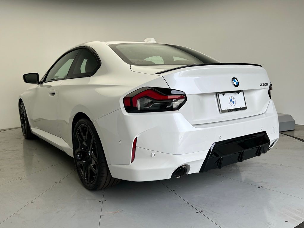 2026 Bmw 230i Coupe photo 4