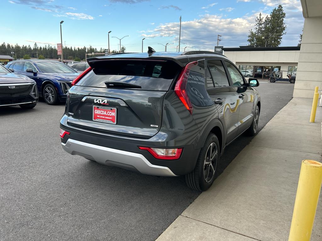 2025 Kia Niro LX photo 5
