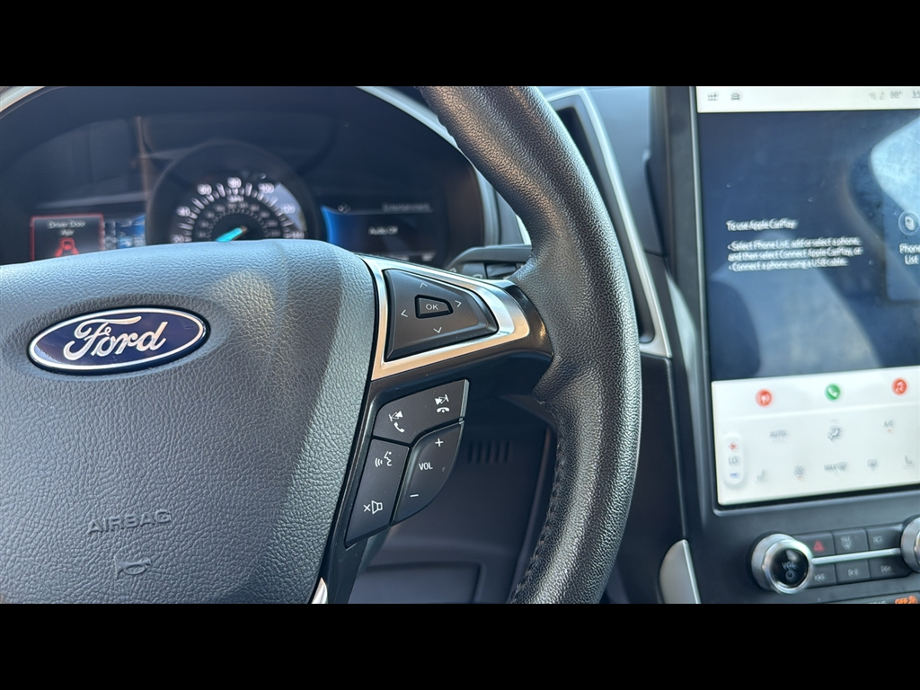 2023 Ford Edge SEL photo 13