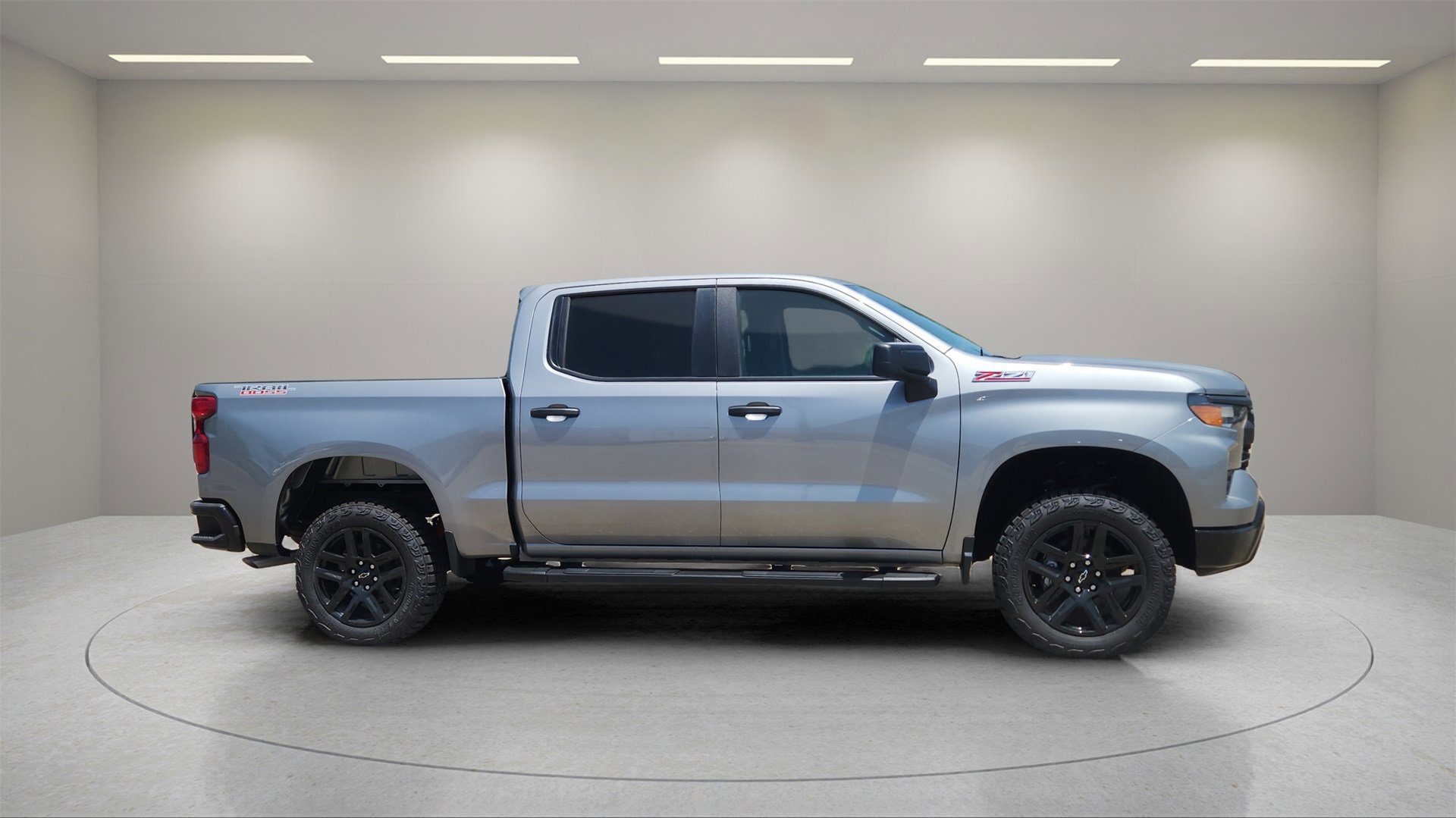 2025 Chevrolet Silverado 1500 Custom Trail Boss photo 2