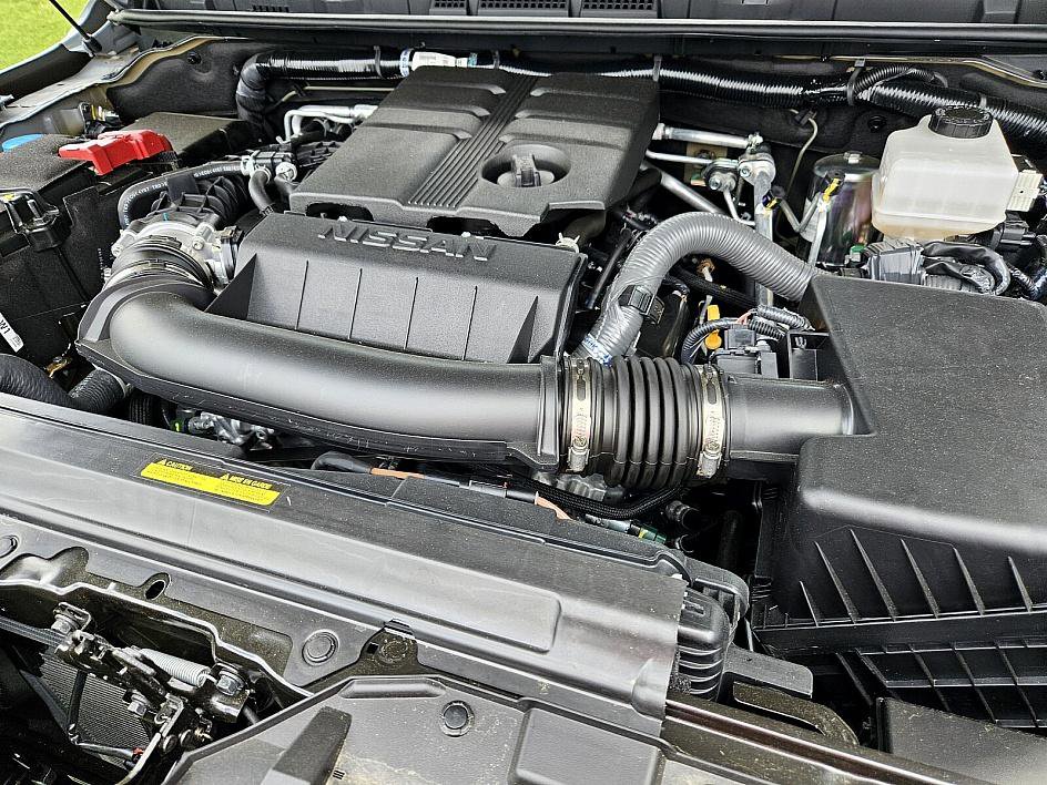 2025 Nissan Frontier Crew Cab PRO-X photo 17