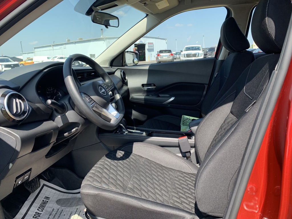 2023 Nissan Kicks SV photo 9