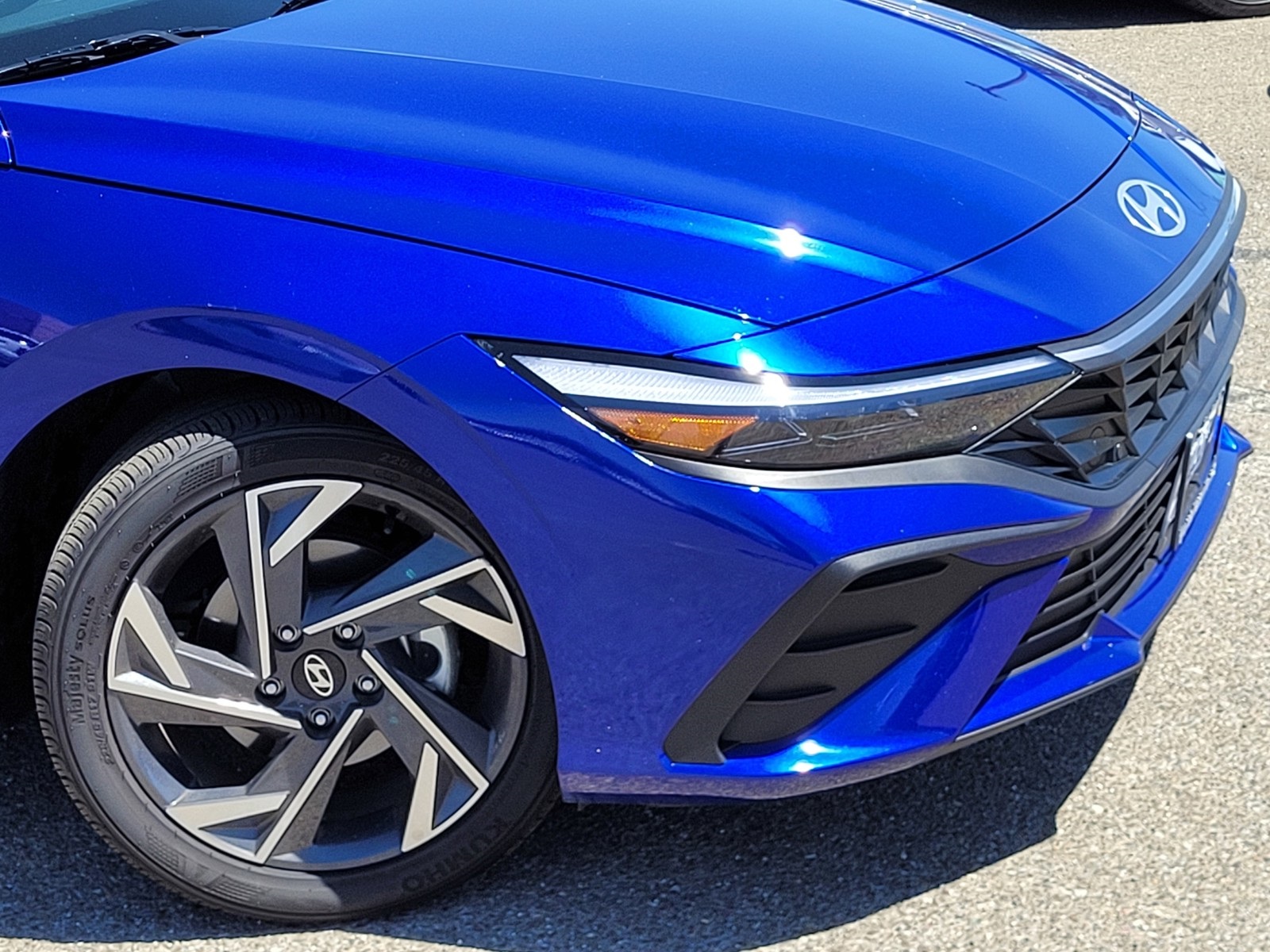 2025 Hyundai Elantra SEL Sport photo 9