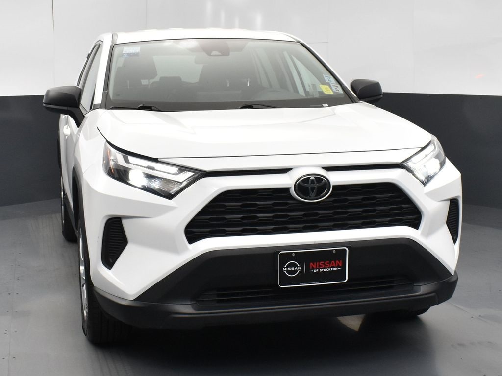 2024 Toyota RAV4 LE photo 2
