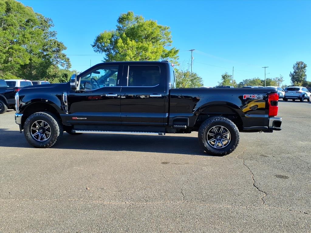 2023 Ford F-350 Lariat photo 18