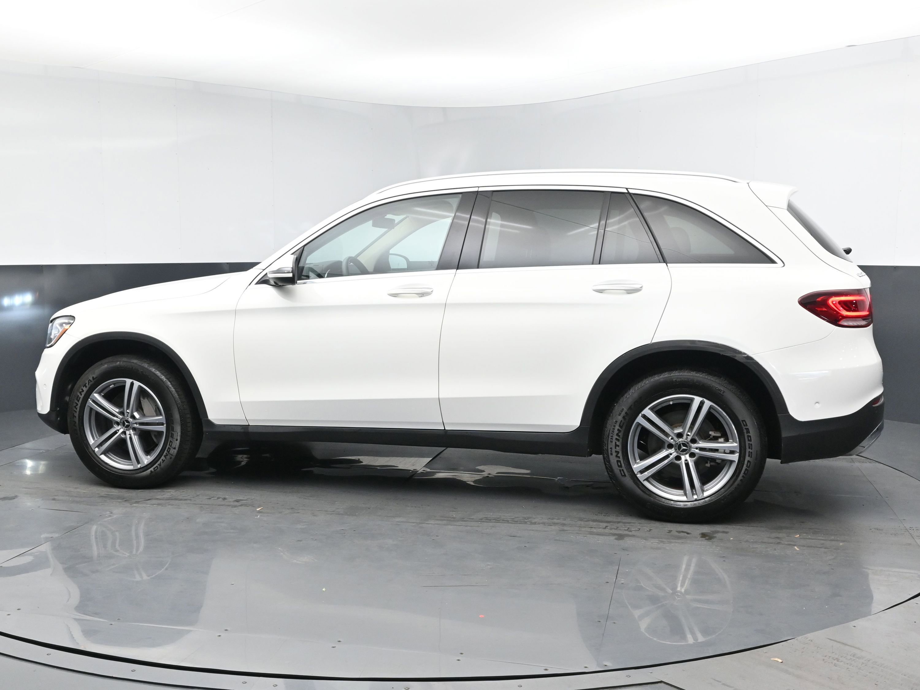 2021 Mercedes Benz GLC 300 photo 4