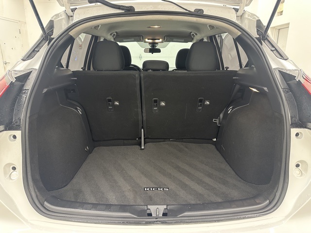2021 Nissan Kicks SV photo 11