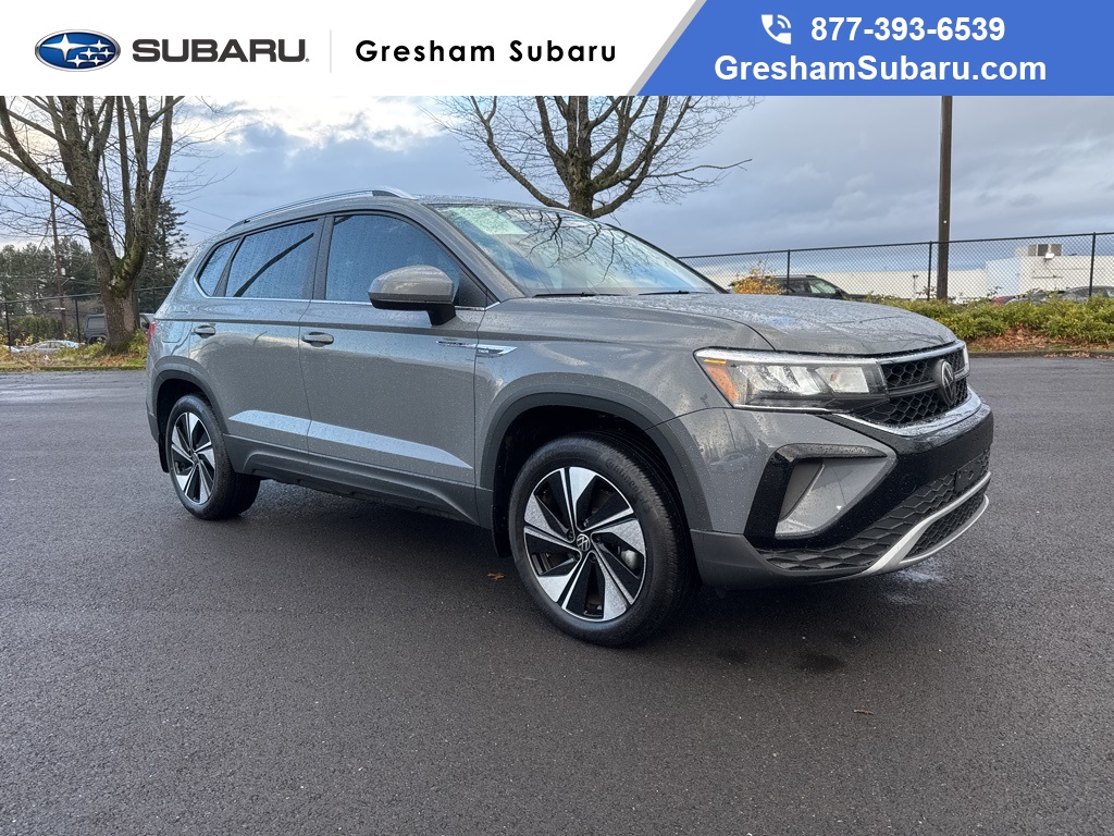 2024 Volkswagen Taos SE's photo