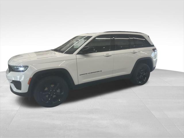 2025 Jeep Grand Cherokee Altitude X photo 3