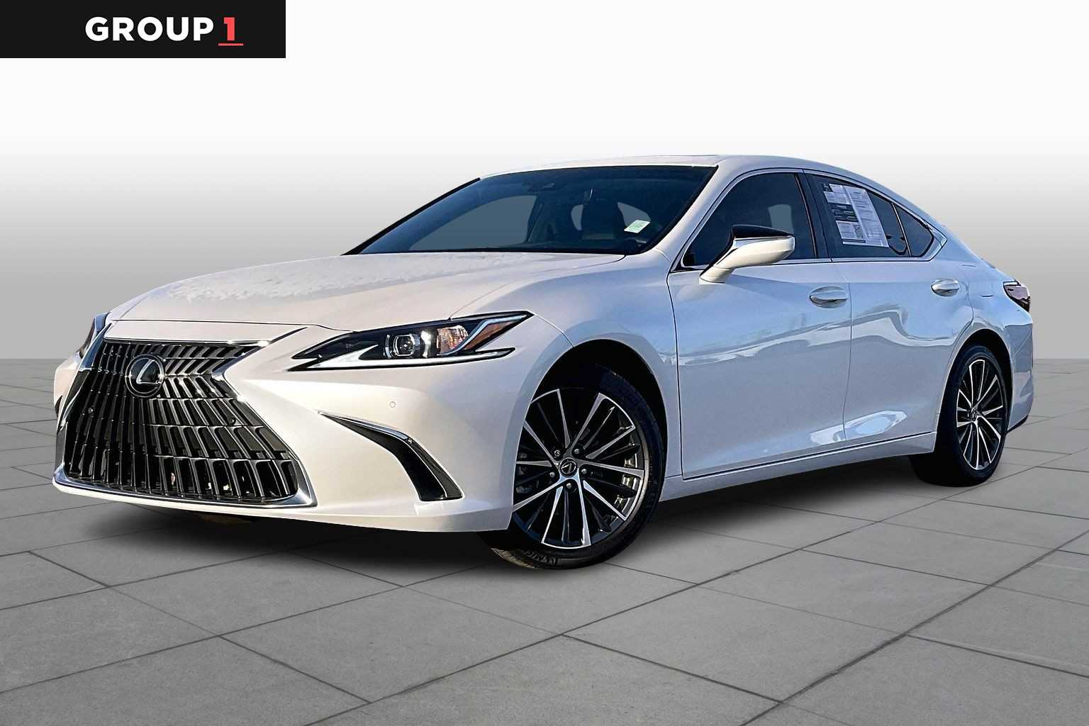 2024 Lexus ES 350's photo
