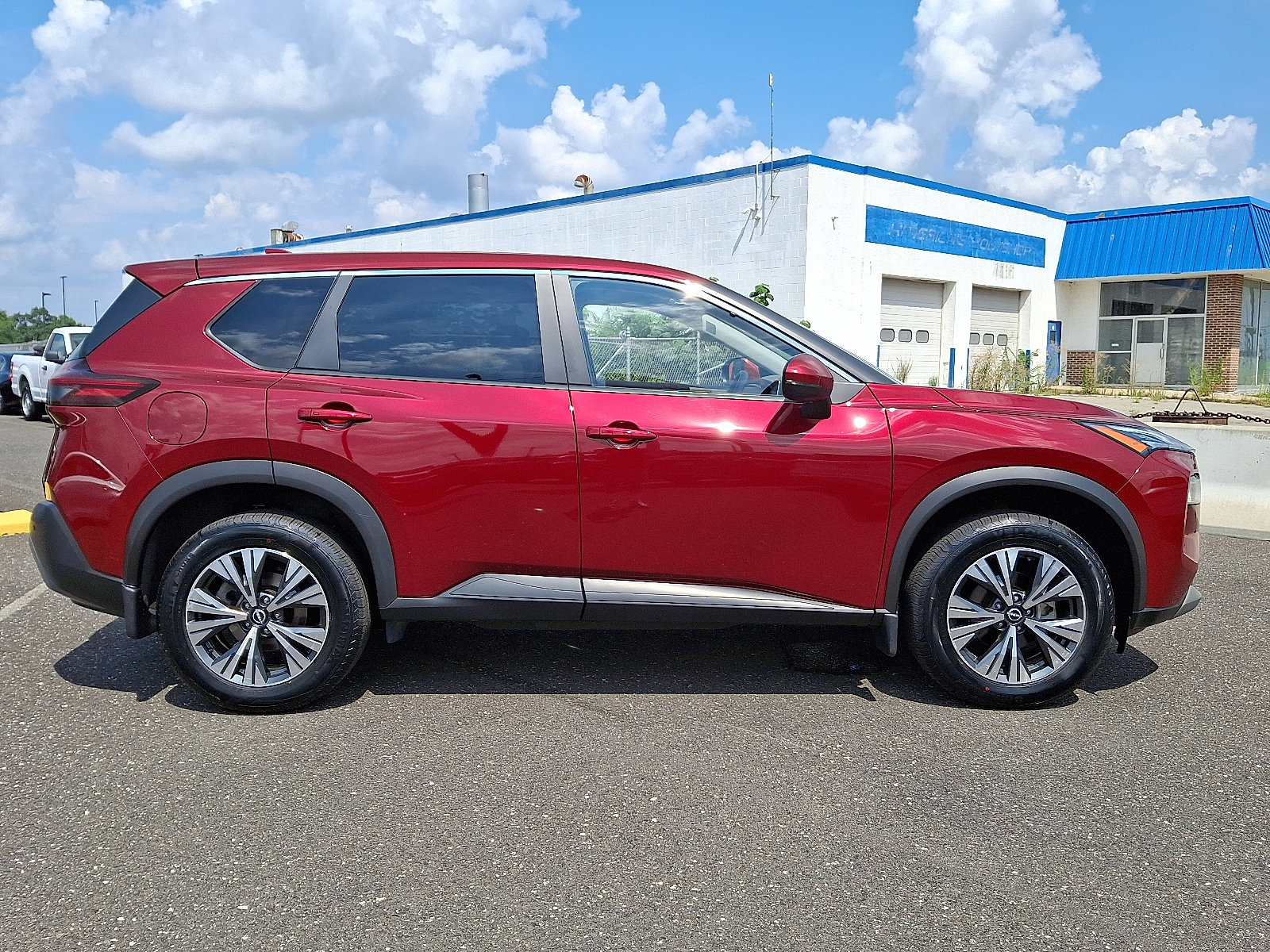 2023 Nissan Rogue SV photo 7
