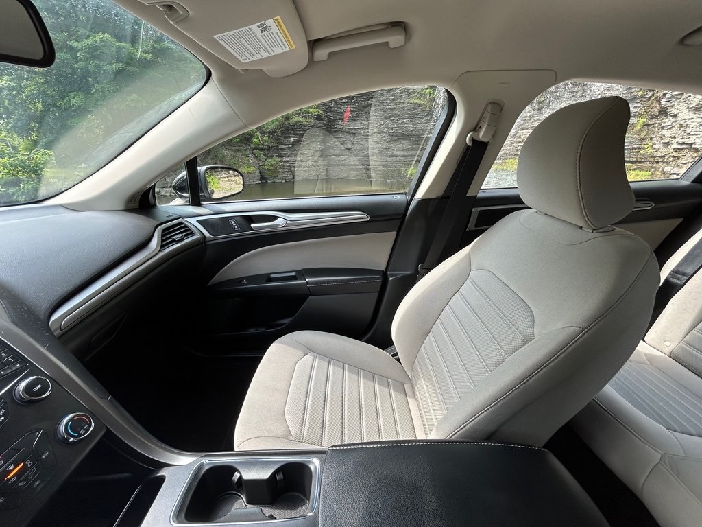 2019 Ford Fusion S photo 19