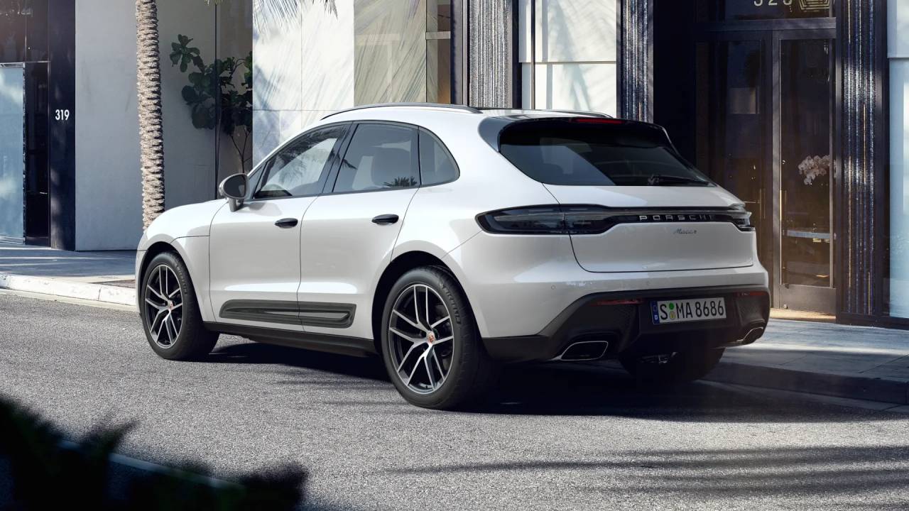 2025 Porsche Macan T photo 3
