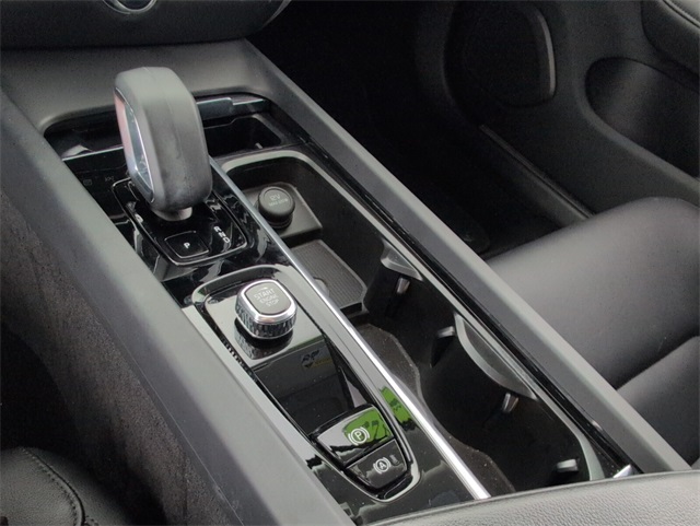 2023 Volvo S60 B5 Core photo 19