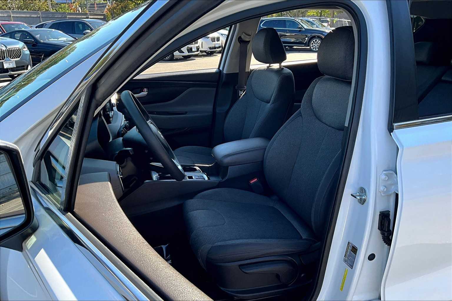 2020 Hyundai Santa Fe SE photo 7