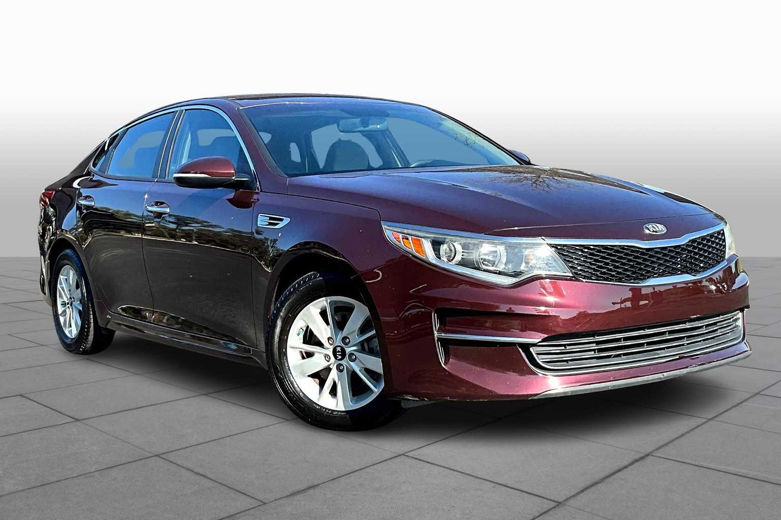 2017 Kia Optima LX photo 2