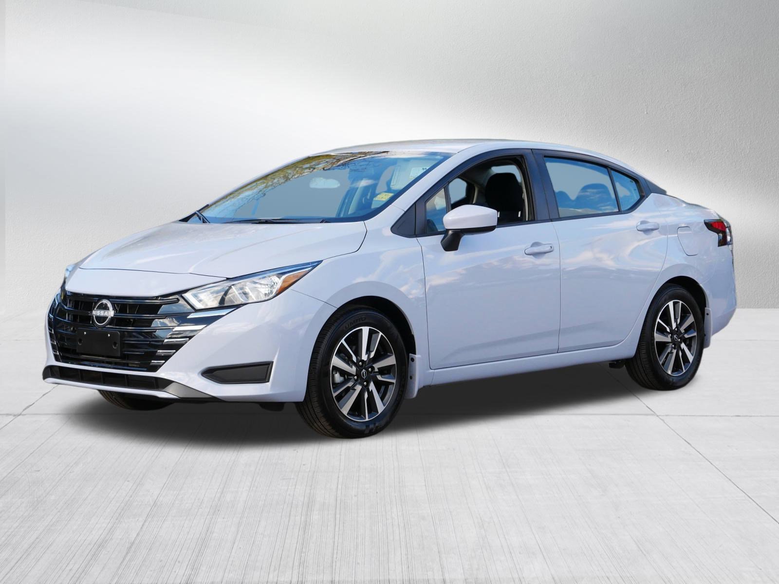 2024 Nissan Versa SV photo 3