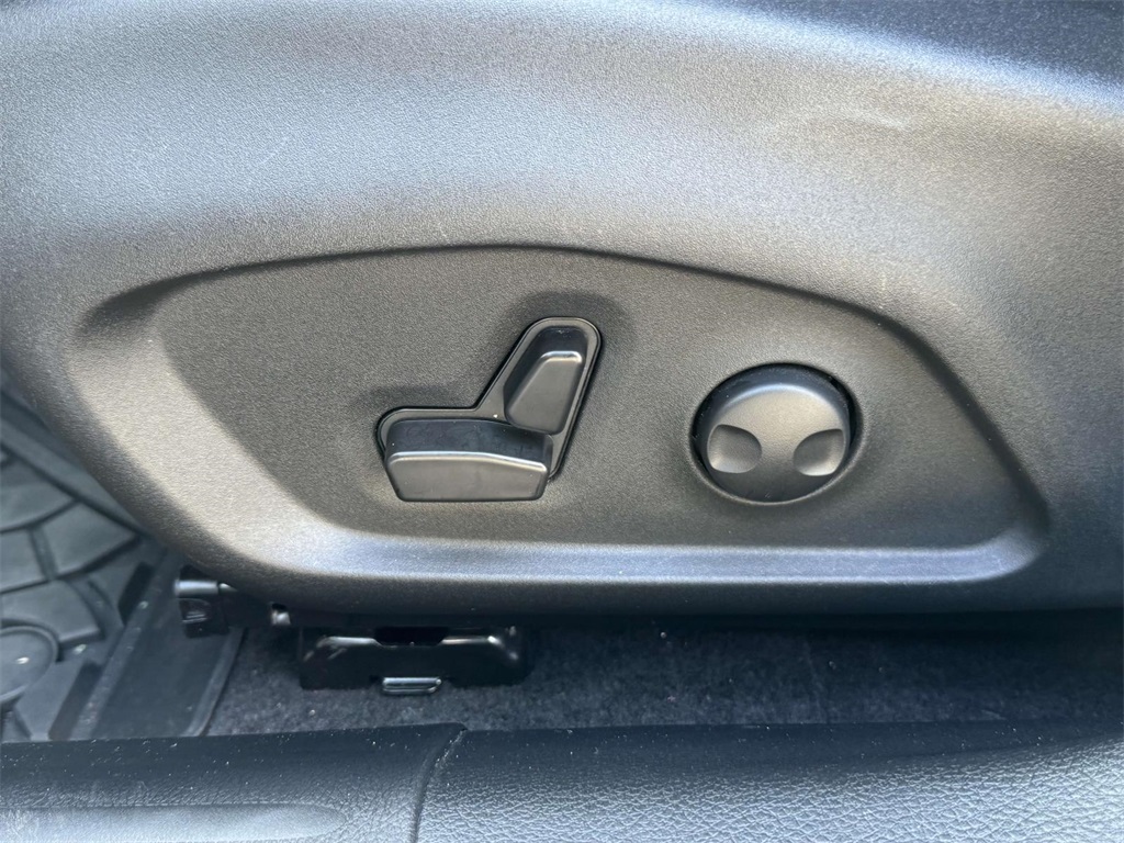 2024 Jeep Compass Latitude Lux photo 23