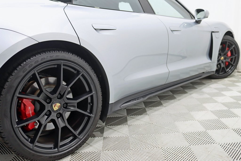 2022 Porsche Taycan GTS photo 11