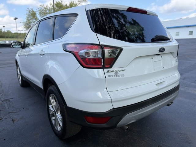 2017 Ford Escape SE photo 2