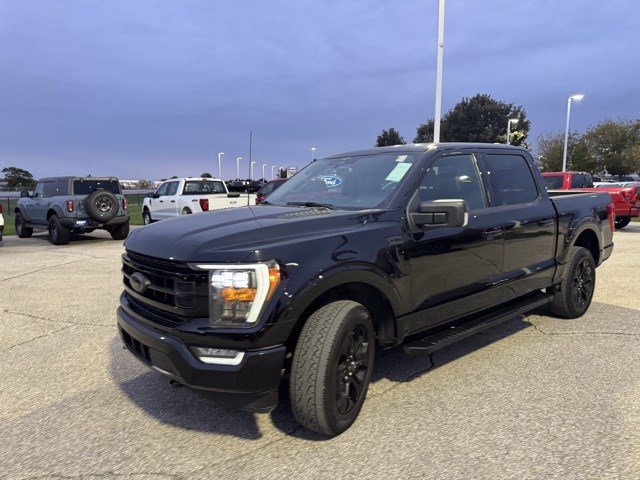 2023 Ford F-150 XLT photo 2