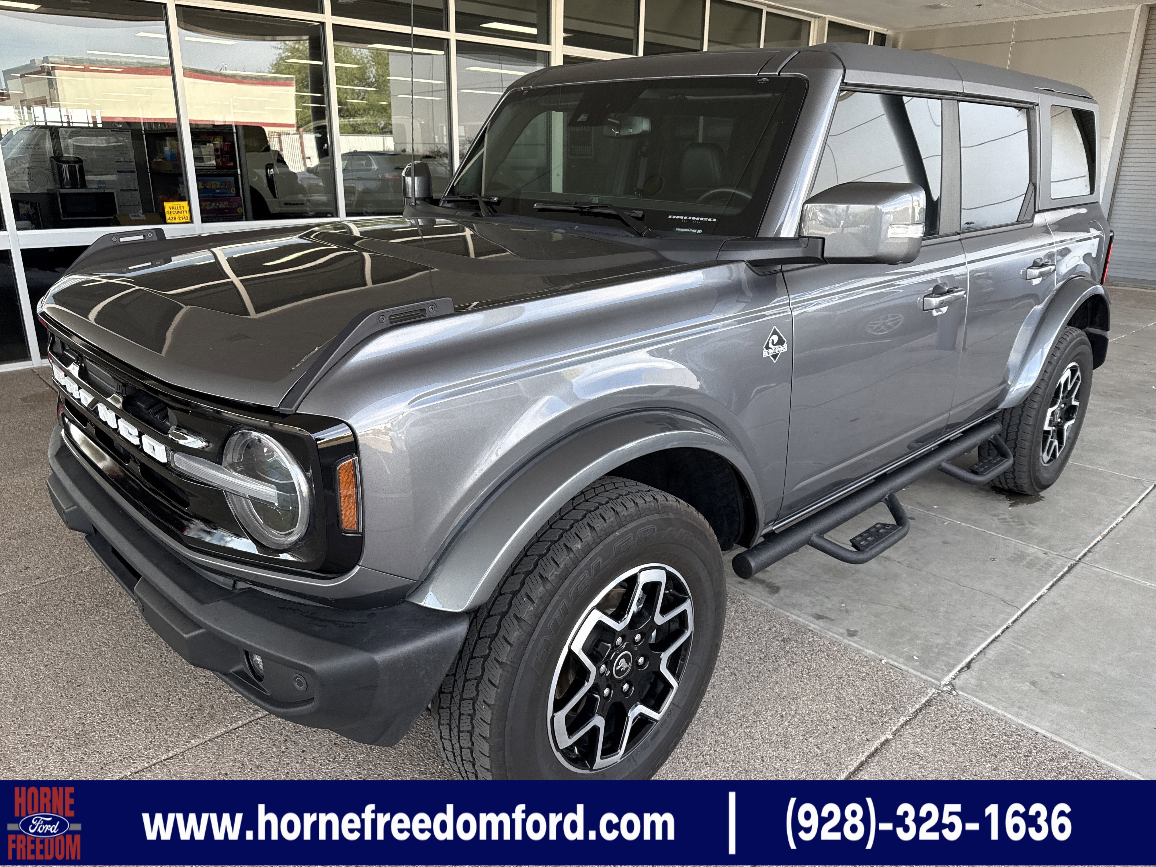 2023 Ford Bronco 4-Door Outer Banks's photo