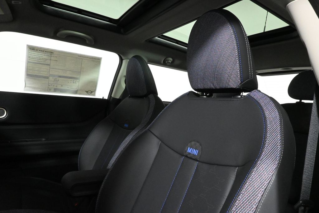 2025 Mini Cooper Hardtop Signature photo 10