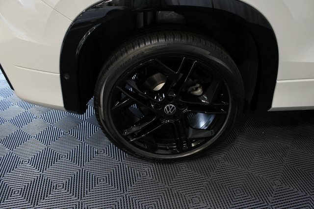 2025 Volkswagen Tiguan SE R-Line Black photo 18