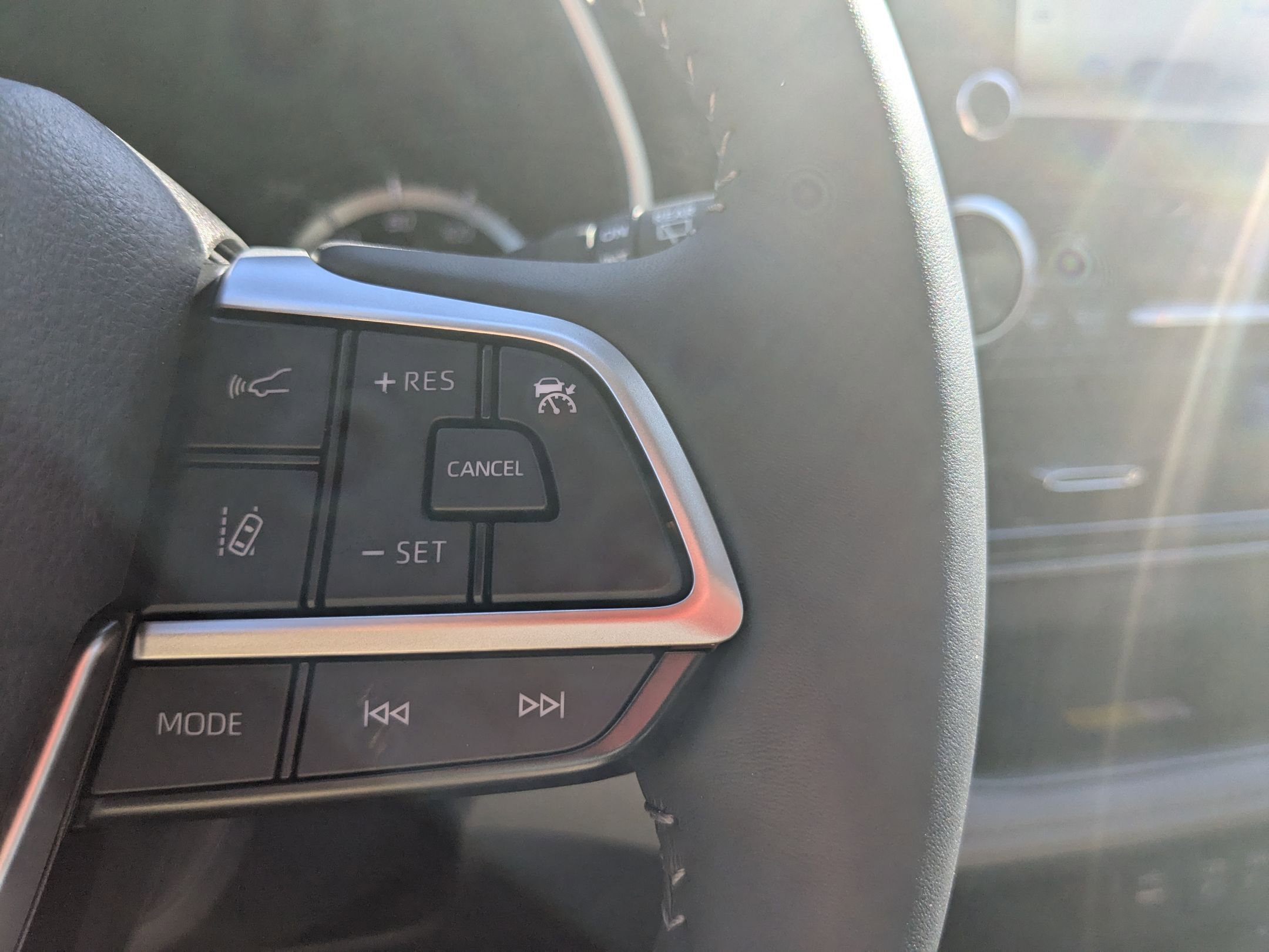 2025 Toyota Highlander XLE photo 15
