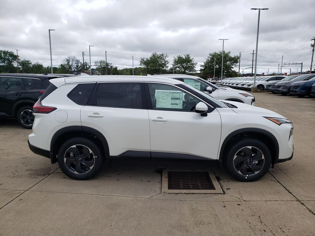 2026 Nissan Rogue SV photo 2
