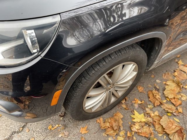 2014 Volkswagen Tiguan SEL photo 4
