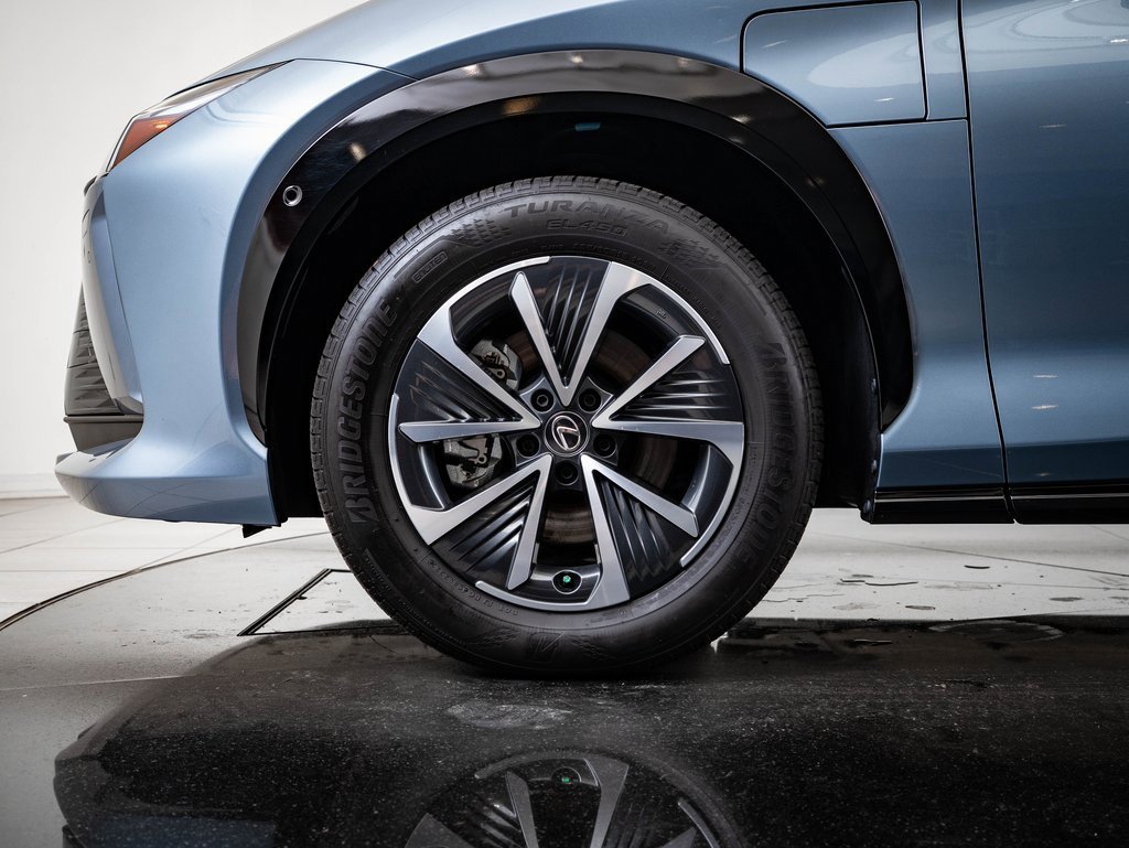 2023 Lexus RZ 450e Premium photo 13